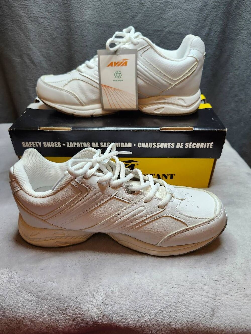Avia Work/Walking Shoes 7W, specifically the A325WWSY model or a version of the
